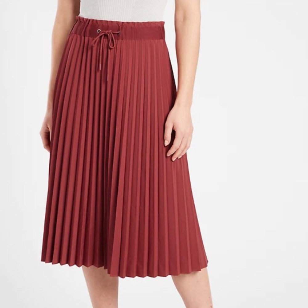 Athleta Hayes Pleated MIDI Skirt